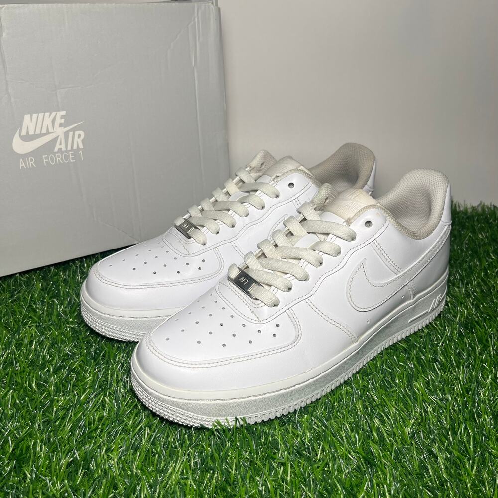 Nike Air Force 1 '07 Size 8.5 White Women's Low Top Leather Sneaker DD8959-100